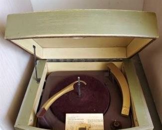 #1688 • Vintage LP Record Player