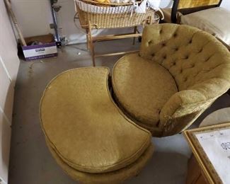 #1862 • Chair with Ottoman