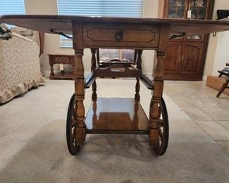 #2200 • Williamsburg Galleries End Table / Cart