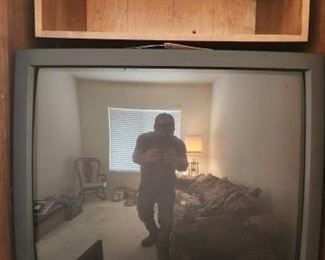 #2212 • JVC 32" Color Television