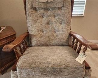 #2242 • Lay-z-boy Reclining Chair