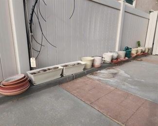 #2922 • Planter Pots