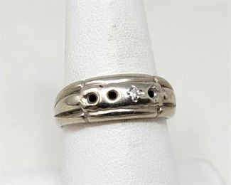 #310 • 14k Gold Band Ring with Diamond Accent, 4g