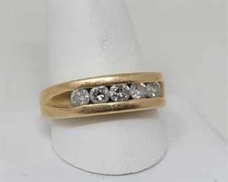 #354 • 14k Gold 5 Diamond Center Ring, 11g