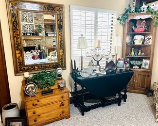 Black drop leaf round table
Gate table 
Large inlaid mirror 