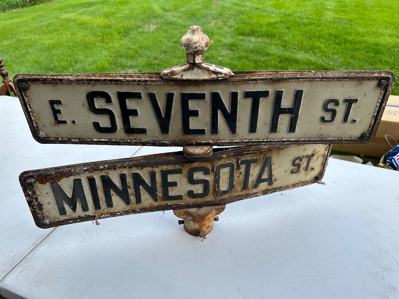 Double-sided street sign -- so awesome!!!