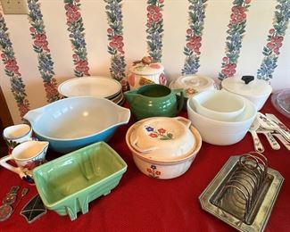 Vintage Pyrex, mixing bowls, cake servers, more