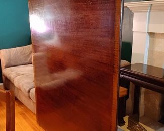 Victorian Mahogany Tilt Table