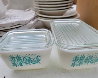 Vintage Pyrex Butterprint design (1957);  2 of the original 4-pc refrigerator set, small square and medium rectangle