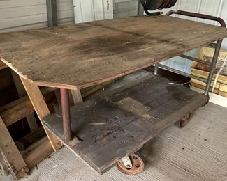 Rolling work bench