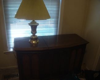 1970's stereo console with working record player