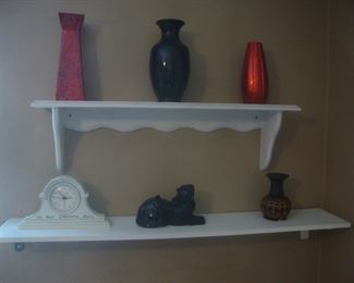 Vases, mantle clock, cat fiqure