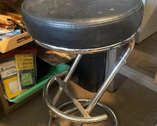 2 Vintage Z Chrome Bar Stools
