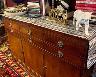 Traditional Mahogany Buffet with Pull Out Service