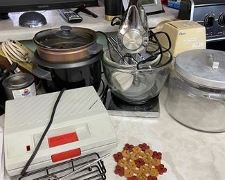 Stand Mixer, Sandwich Maker, Hand Mixer