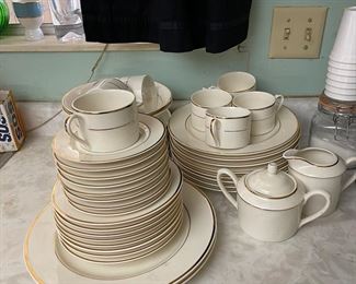 New Elegance Alacarte China Set