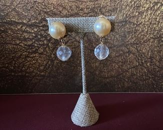 Glass round earrings