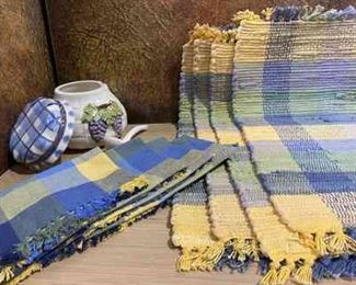 Sugar holder and napkins