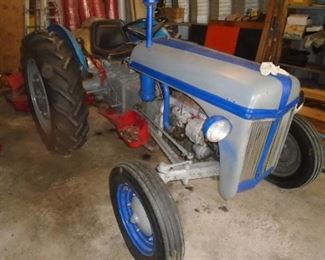  FORD 8N TRACTOR