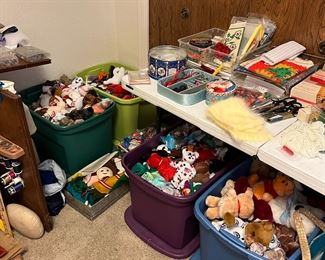 Beanie Babies, 100's of them