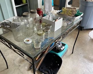 This 60's glass top table is perfect.. no cracks or chips in the glass