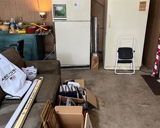 Freezer works great, still has the key to lock..