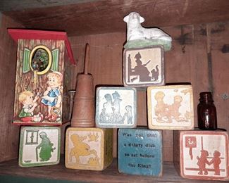 Vintage Tin Litho Bird Toy W/ Building Blocks
