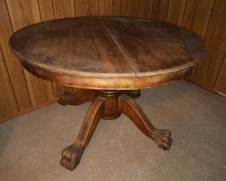 Large Round Lion's Clawfoot Table