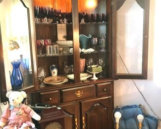 corner hutch, lamps, glassware
