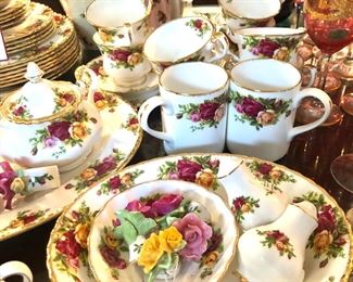Lovely set of Royal Albert English Rose dishes