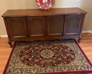 Stereo/radio cabinet