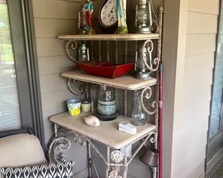 Nice etagere