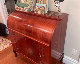 Cylinder desk- clean