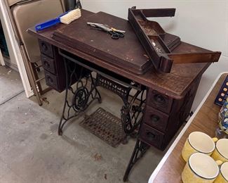 Great base on this sewing machine