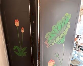 Backside of ebony gilt 8 panel
Floor screen