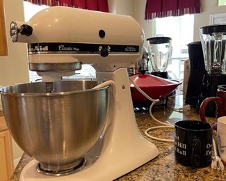 Kitchen Aid Classic Plus mixer