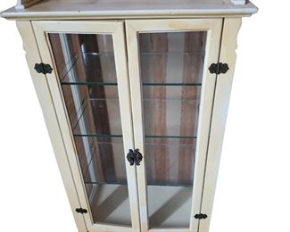 Small white cabinet with 3 glass shelves