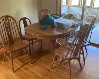 SOLID WOOD NEWer Kitchen Table