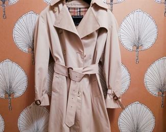 Burberry tench coat 