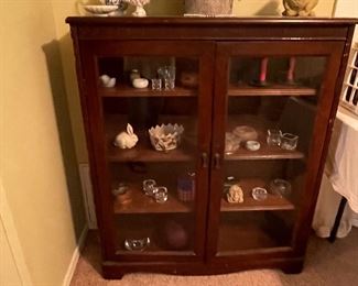 curio cabinet & decor