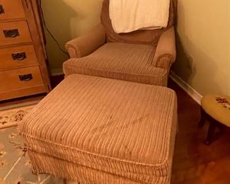 club chair w/ottoman