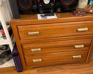 3 drawer chest, stereo