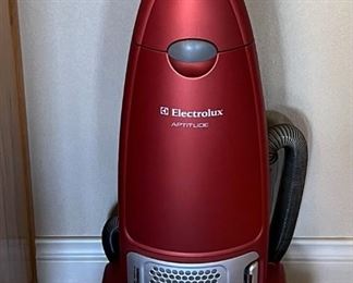 Electrolux Model EL5010 Vacuum Cleaner With Accessories