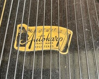 1940's Oscar Schmidt International Auto Harp