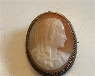 Cameo Brooch/Pin