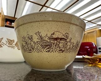 Pyrex Forest Fancies 750 ML Mixing Bowl