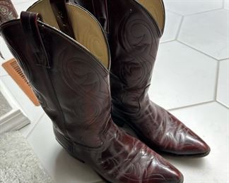 9D Dark Brown Cowboy Boots