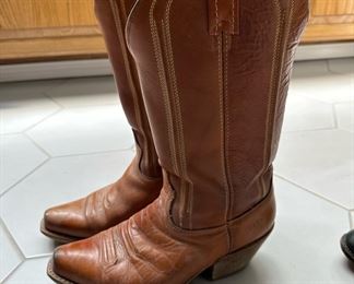 9 1/2 D Camel Brown Cowboy Boots
