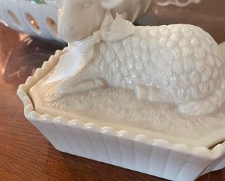 Westmoreland Lamb Milk Glass Lidded Trinket Dish