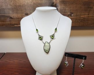 06 Peridot Sterling Necklace With Earrings